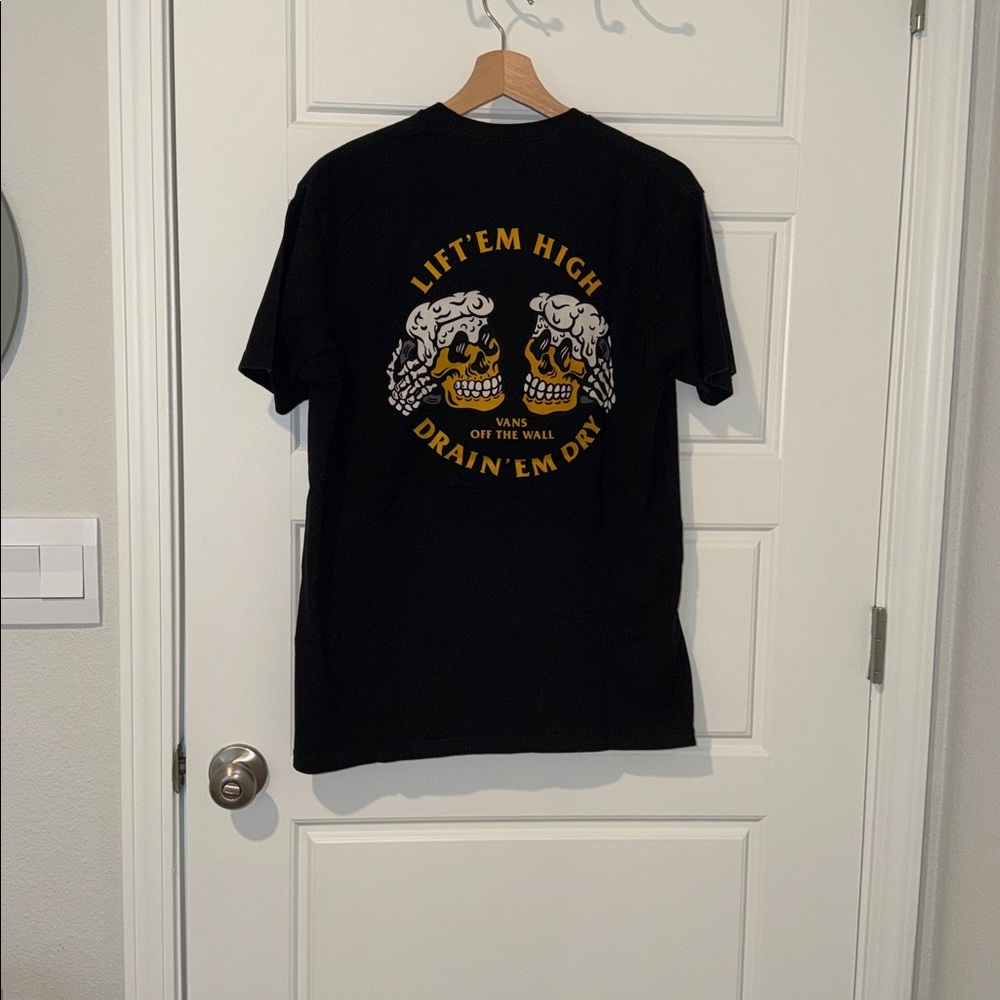 UNISEX vans off the wall black short sleeve skeleton beer tee size medium